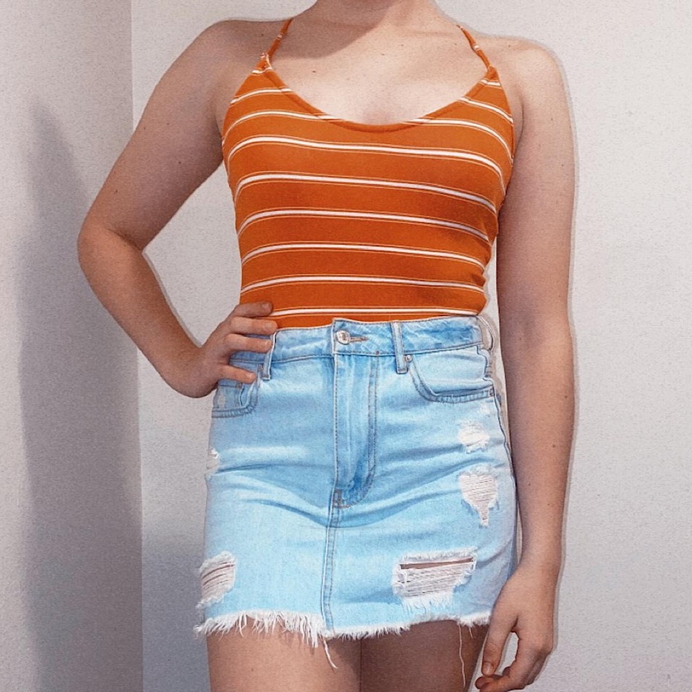 𝐒𝐓𝐑𝐈𝐏𝐄𝐃 𝐁𝐎𝐃𝐘 𝐒𝐔𝐈𝐓
